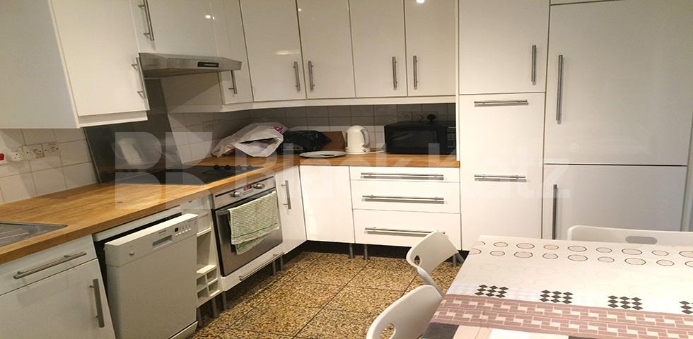 			LET, 2 Bedroom, 1 bath, 1 reception Apartment			 Wolseley Street, Shad Thames 